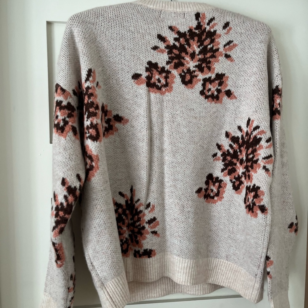 Sweater - Picture 4 of 5